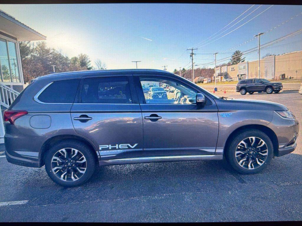 used 2018 Mitsubishi Outlander PHEV car, priced at $10,900