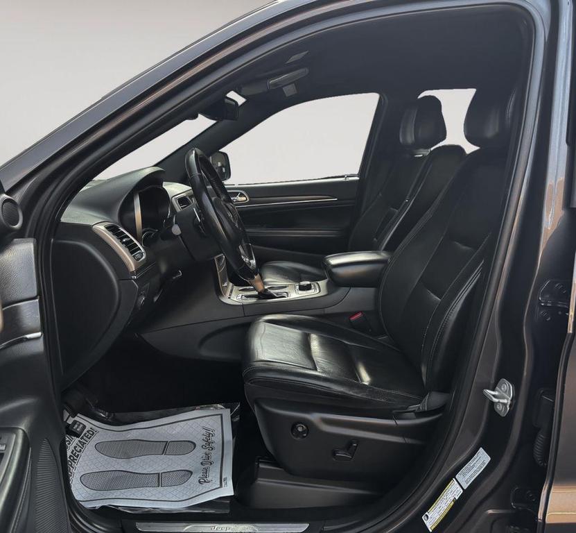 used 2016 Jeep Grand Cherokee car, priced at $14,000