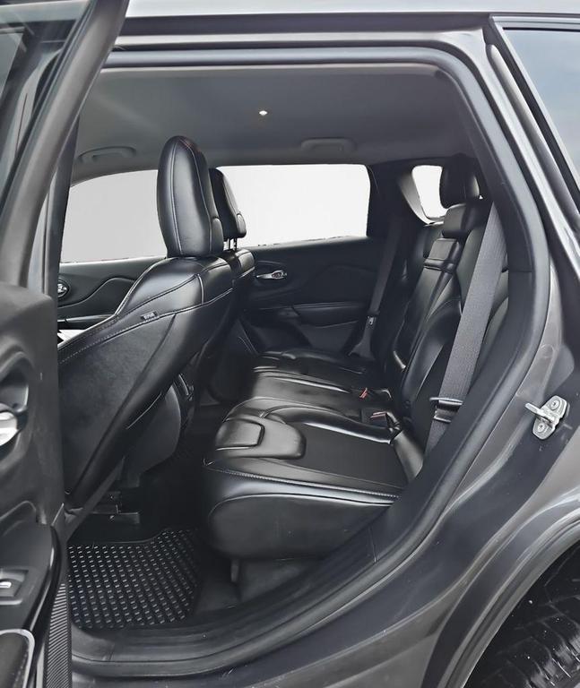 used 2019 Jeep Cherokee car, priced at $13,900