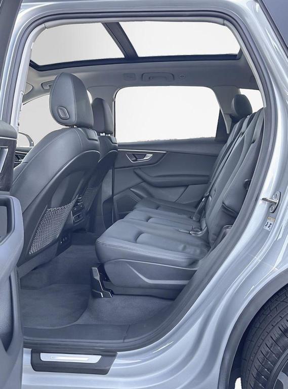 used 2024 Audi Q7 car, priced at $46,000