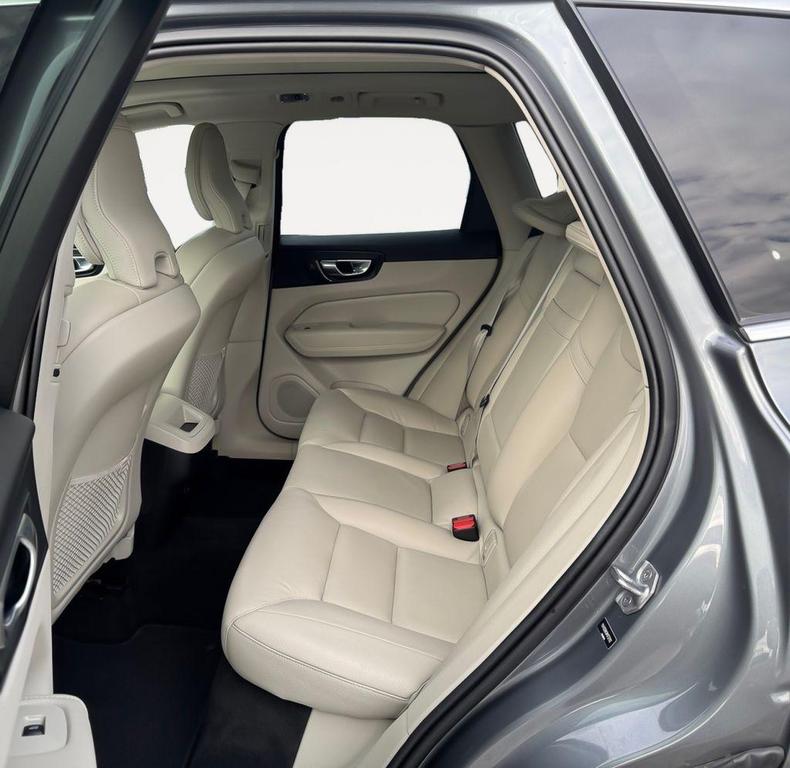 used 2021 Volvo XC60 car, priced at $21,900