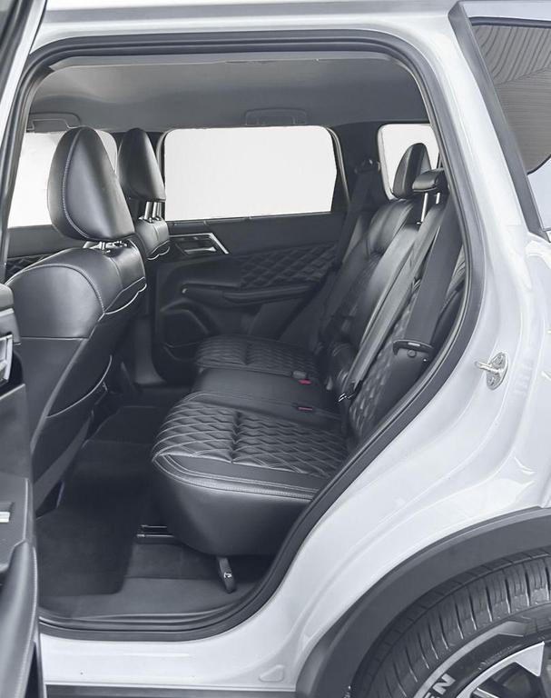 used 2023 Mitsubishi Outlander PHEV car, priced at $30,700