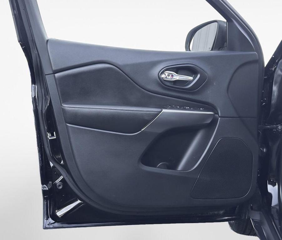 used 2019 Jeep Cherokee car, priced at $13,300