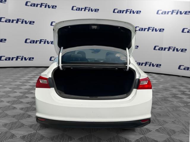 used 2023 Chevrolet Malibu car, priced at $18,900