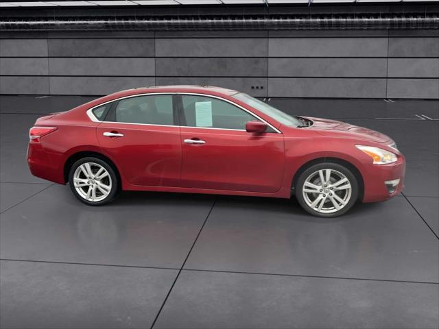 used 2013 Nissan Altima car, priced at $9,302