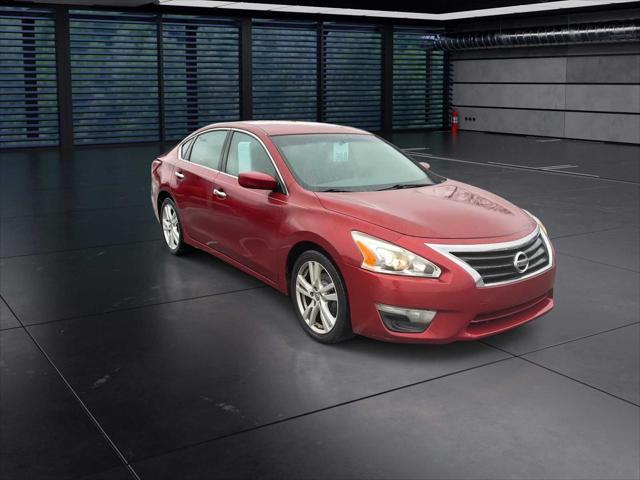 used 2013 Nissan Altima car, priced at $9,302