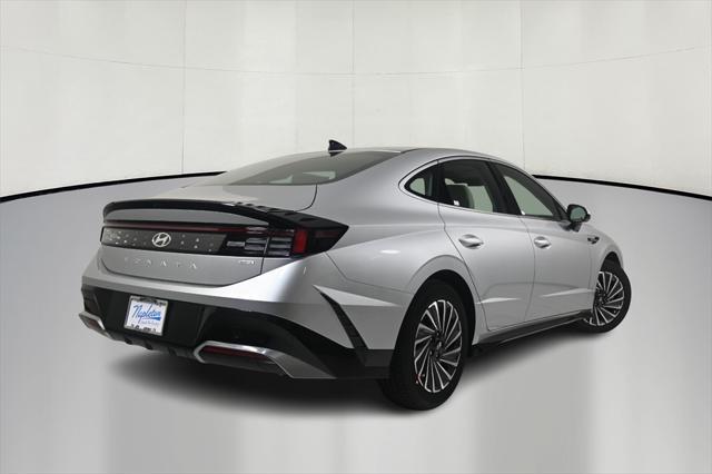 new 2025 Hyundai Sonata Hybrid car, priced at $29,437