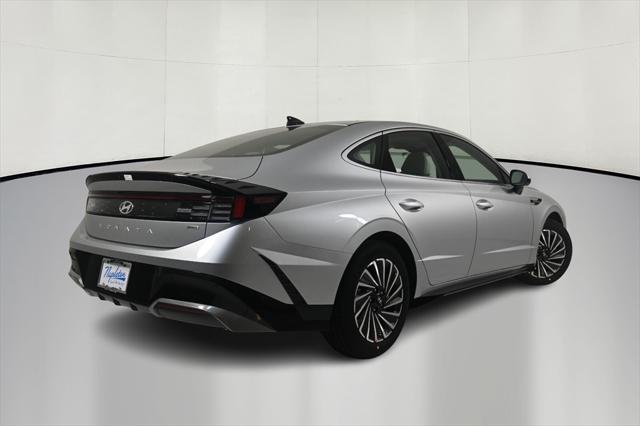 new 2025 Hyundai Sonata Hybrid car, priced at $32,685