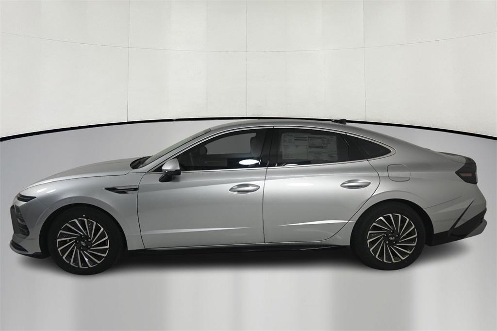 new 2025 Hyundai Sonata Hybrid car, priced at $29,072