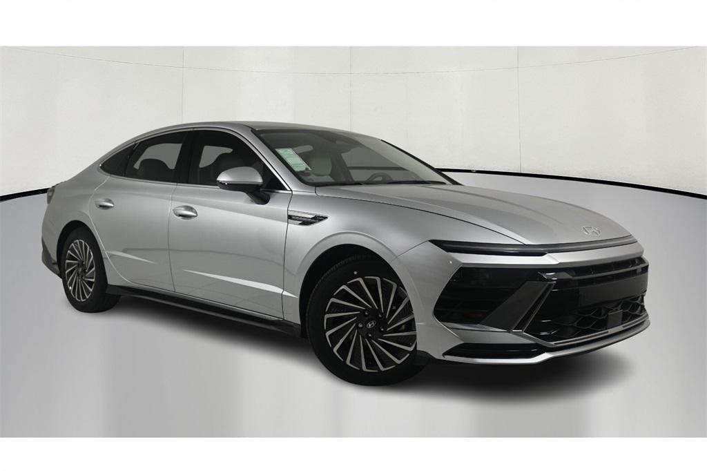 new 2025 Hyundai Sonata Hybrid car, priced at $29,072