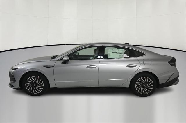 new 2025 Hyundai Sonata Hybrid car, priced at $29,432