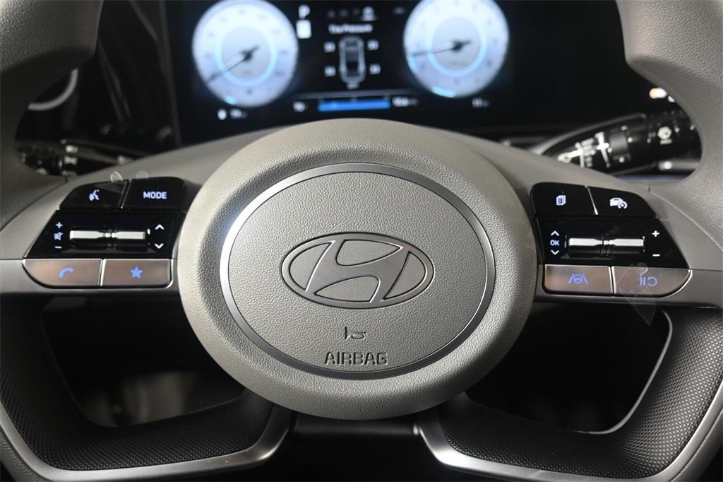 new 2024 Hyundai Elantra car, priced at $25,285