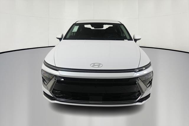 new 2025 Hyundai Sonata Hybrid car, priced at $33,135