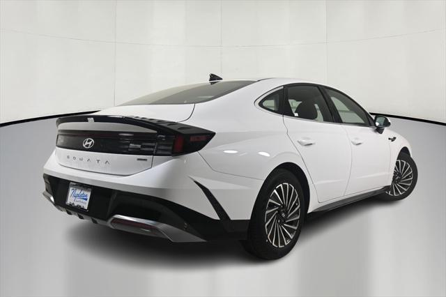 new 2025 Hyundai Sonata Hybrid car, priced at $33,135