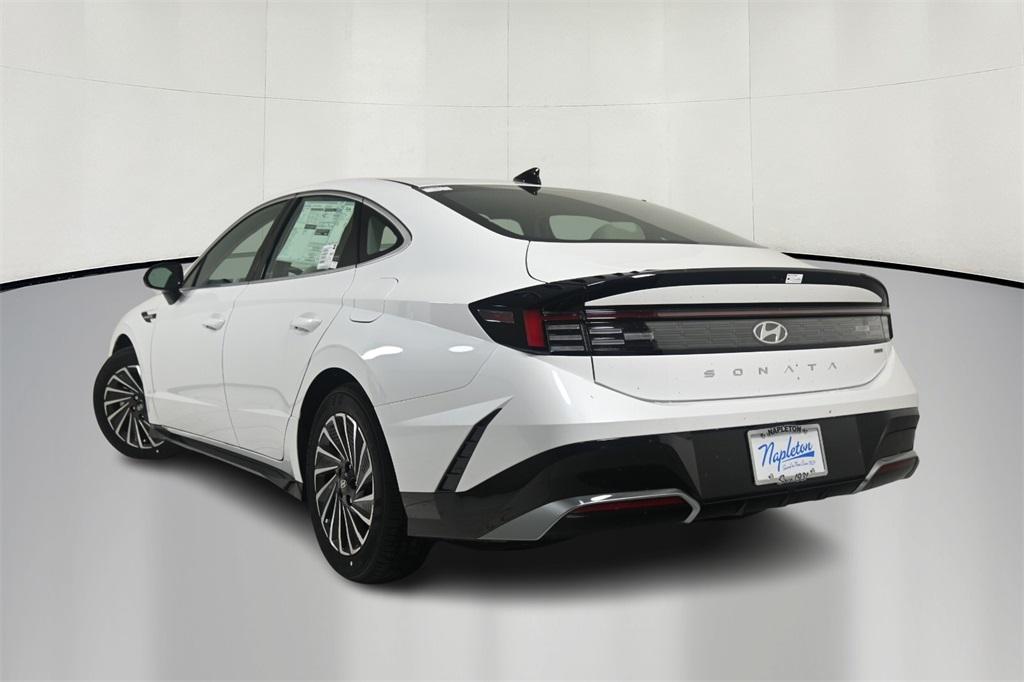 new 2024 Hyundai Sonata Hybrid car, priced at $30,695