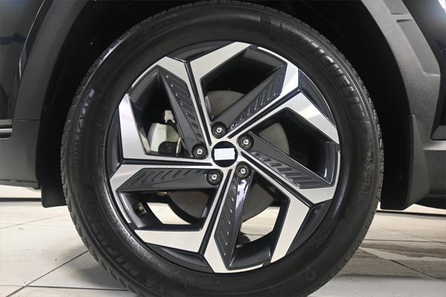 used 2024 Hyundai TUCSON Hybrid car, priced at $30,000