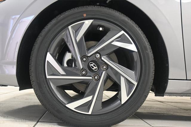 new 2025 Hyundai Elantra car, priced at $27,294