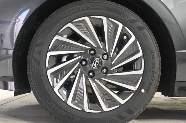 new 2025 Hyundai Sonata Hybrid car, priced at $35,177