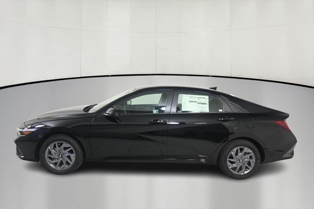 new 2025 Hyundai ELANTRA HEV car, priced at $26,300