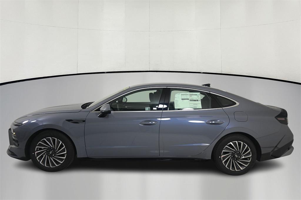new 2025 Hyundai Sonata Hybrid car, priced at $29,437