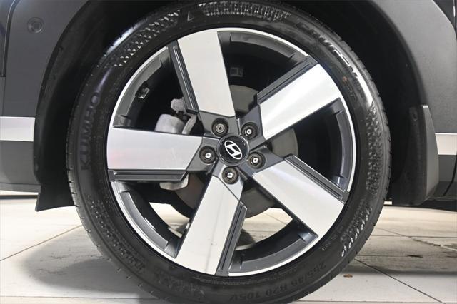 used 2024 Hyundai Santa Fe car, priced at $34,500