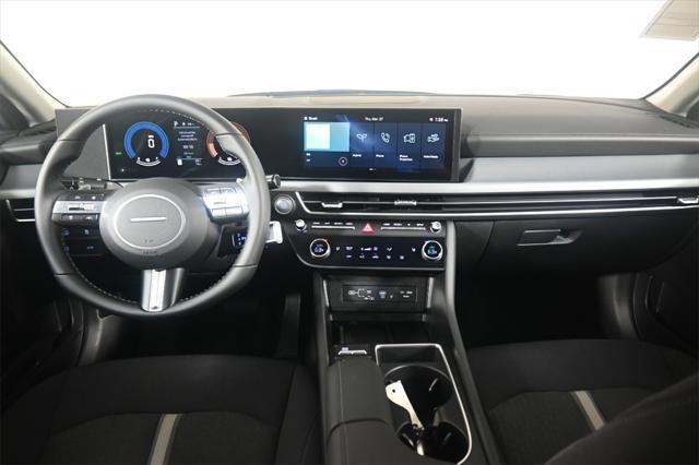 new 2025 Hyundai Sonata Hybrid car, priced at $33,108
