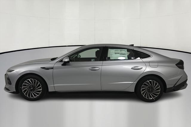 new 2025 Hyundai Sonata Hybrid car, priced at $33,108