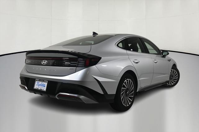 new 2025 Hyundai Sonata Hybrid car, priced at $33,108