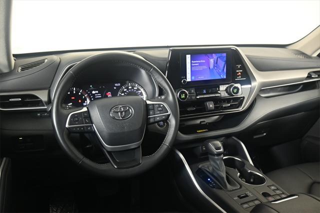 used 2023 Toyota Highlander car, priced at $34,550