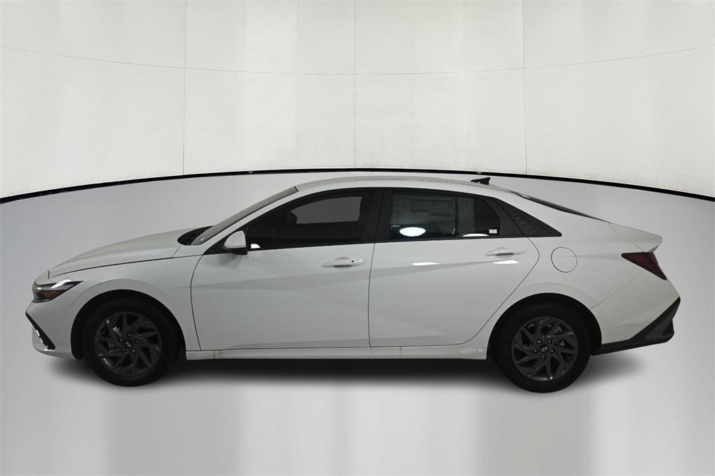 new 2024 Hyundai Elantra car, priced at $23,184