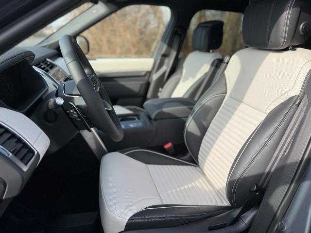 new 2024 Land Rover Discovery car, priced at $59,970