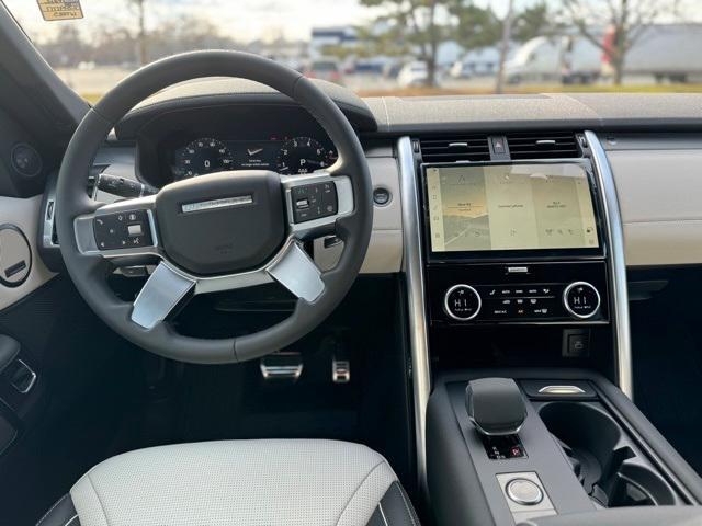 new 2024 Land Rover Discovery car, priced at $61,970