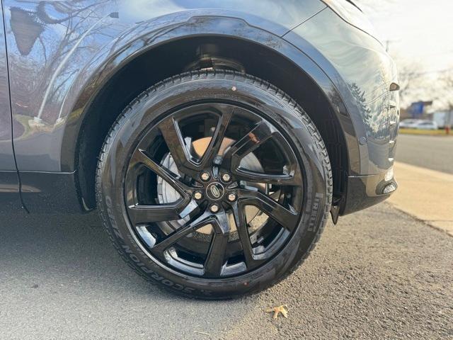 new 2024 Land Rover Discovery car, priced at $59,970