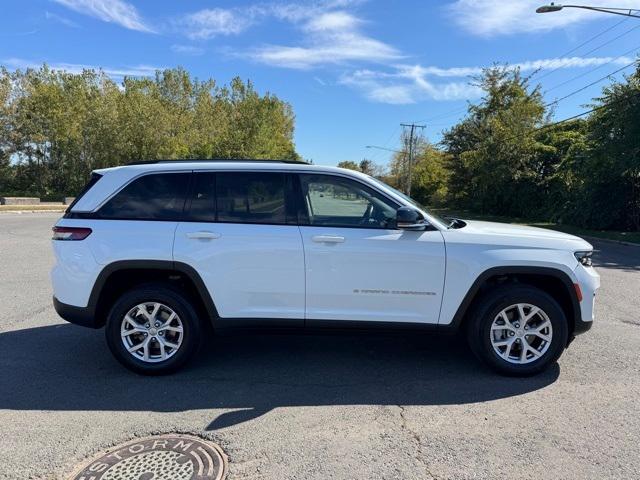 used 2022 Jeep Grand Cherokee car, priced at $30,998