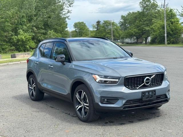used 2022 Volvo XC40 car, priced at $30,923