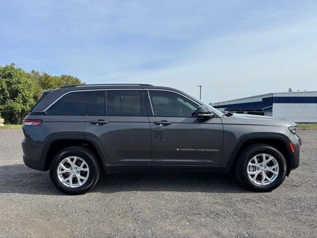 used 2023 Jeep Grand Cherokee car, priced at $32,988