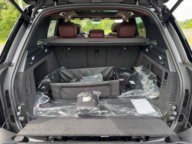 new 2025 Land Rover Range Rover car, priced at $147,030