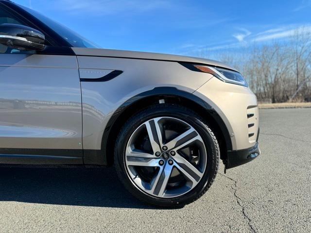 new 2024 Land Rover Discovery car, priced at $72,458