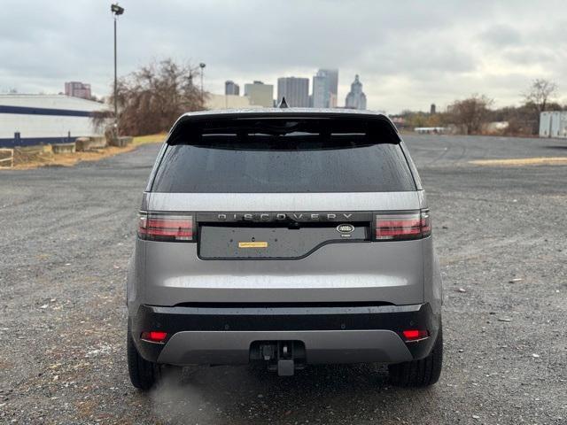 used 2022 Land Rover Discovery car, priced at $43,398