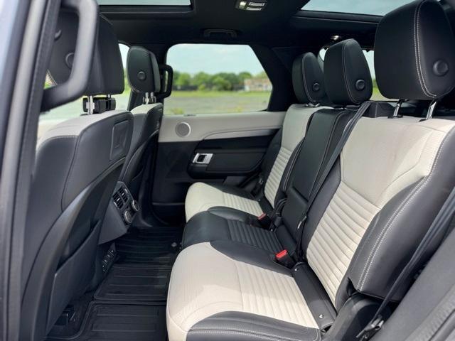 used 2021 Land Rover Discovery car, priced at $31,987