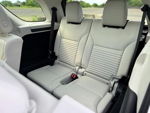 used 2023 Land Rover Discovery car, priced at $37,983
