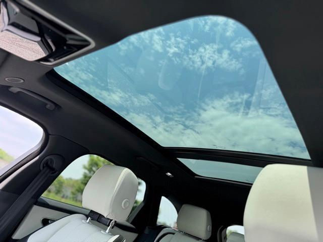 used 2022 Land Rover Range Rover Velar car, priced at $45,498