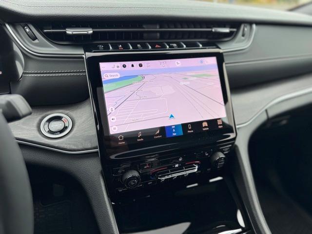 used 2024 Jeep Grand Cherokee car, priced at $36,996