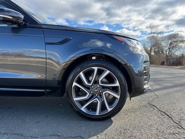 new 2025 Land Rover Discovery car, priced at $78,928