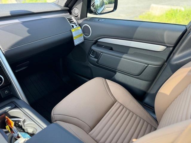 new 2025 Land Rover Discovery car, priced at $73,153