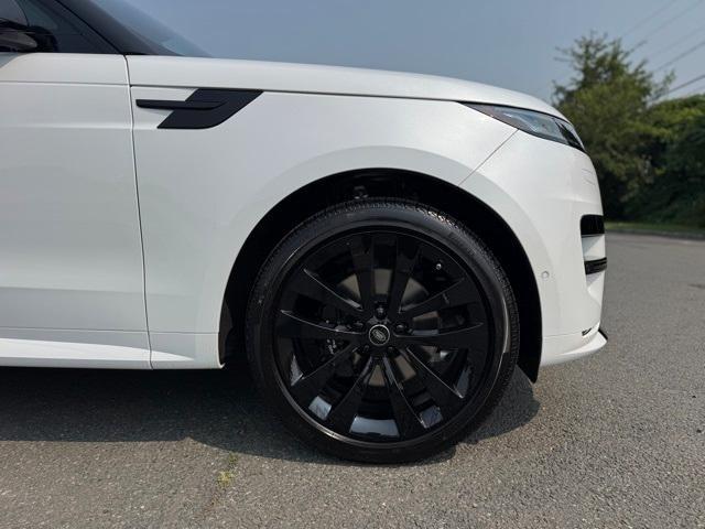 new 2025 Land Rover Range Rover Sport car, priced at $102,195