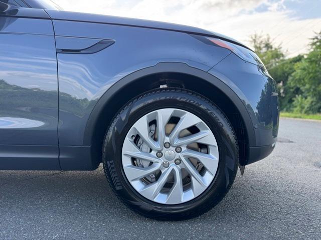 new 2025 Land Rover Discovery car, priced at $56,903