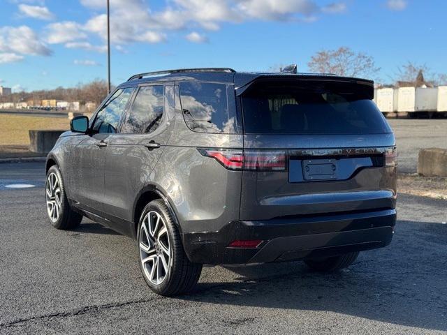 new 2025 Land Rover Discovery car, priced at $69,528