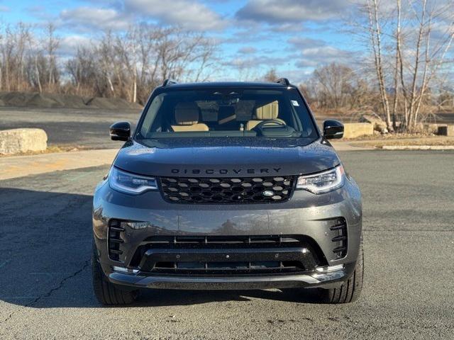 new 2025 Land Rover Discovery car, priced at $69,528