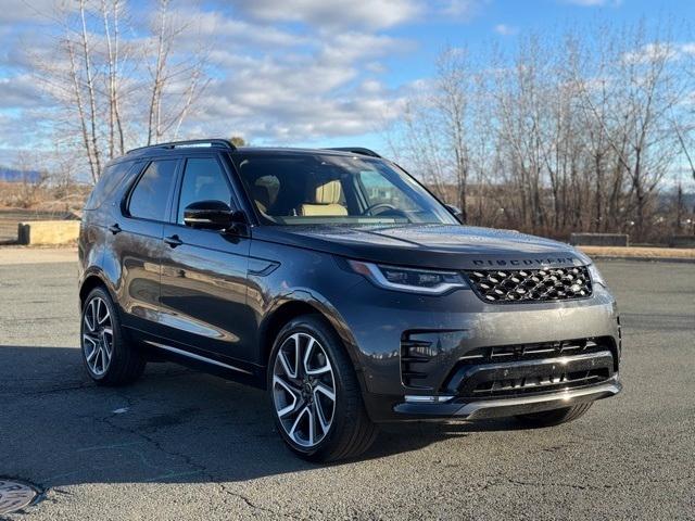 new 2025 Land Rover Discovery car, priced at $69,528